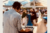 DJ Fabian Wegner // Professioneller Event & Wedding DJ