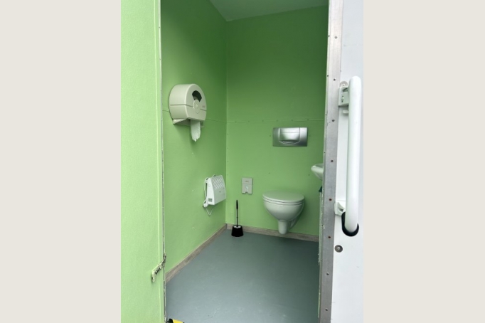 Autarker Toilettenwagen Vermietung