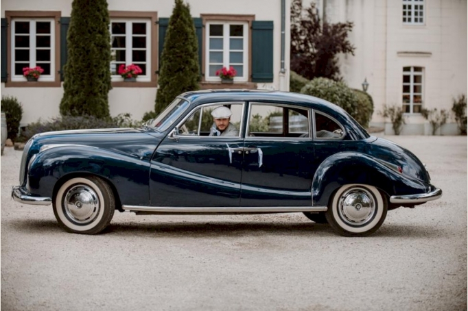 BMW 501 Hochzeitsauto von 1957 mit Chauffeur aus Familienbesitz