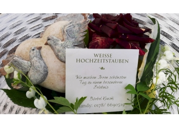 Weisse HOCHZEITSTAUBEN, HERZHELIUMBALLONS Sie suchen ein schönes Event oder Geschenk zur HOCHZEIT?